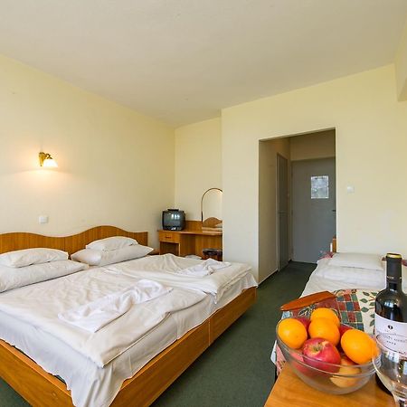 Hotel Nostra Шіофок Екстер'єр фото