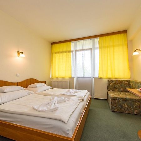 Hotel Nostra Шіофок Екстер'єр фото
