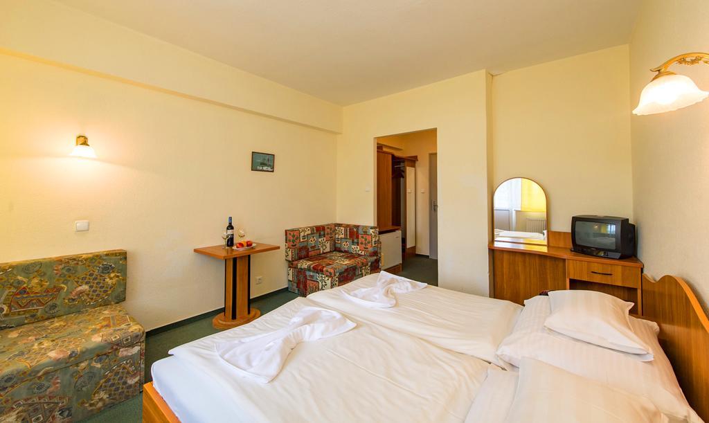Hotel Nostra Шіофок Екстер'єр фото