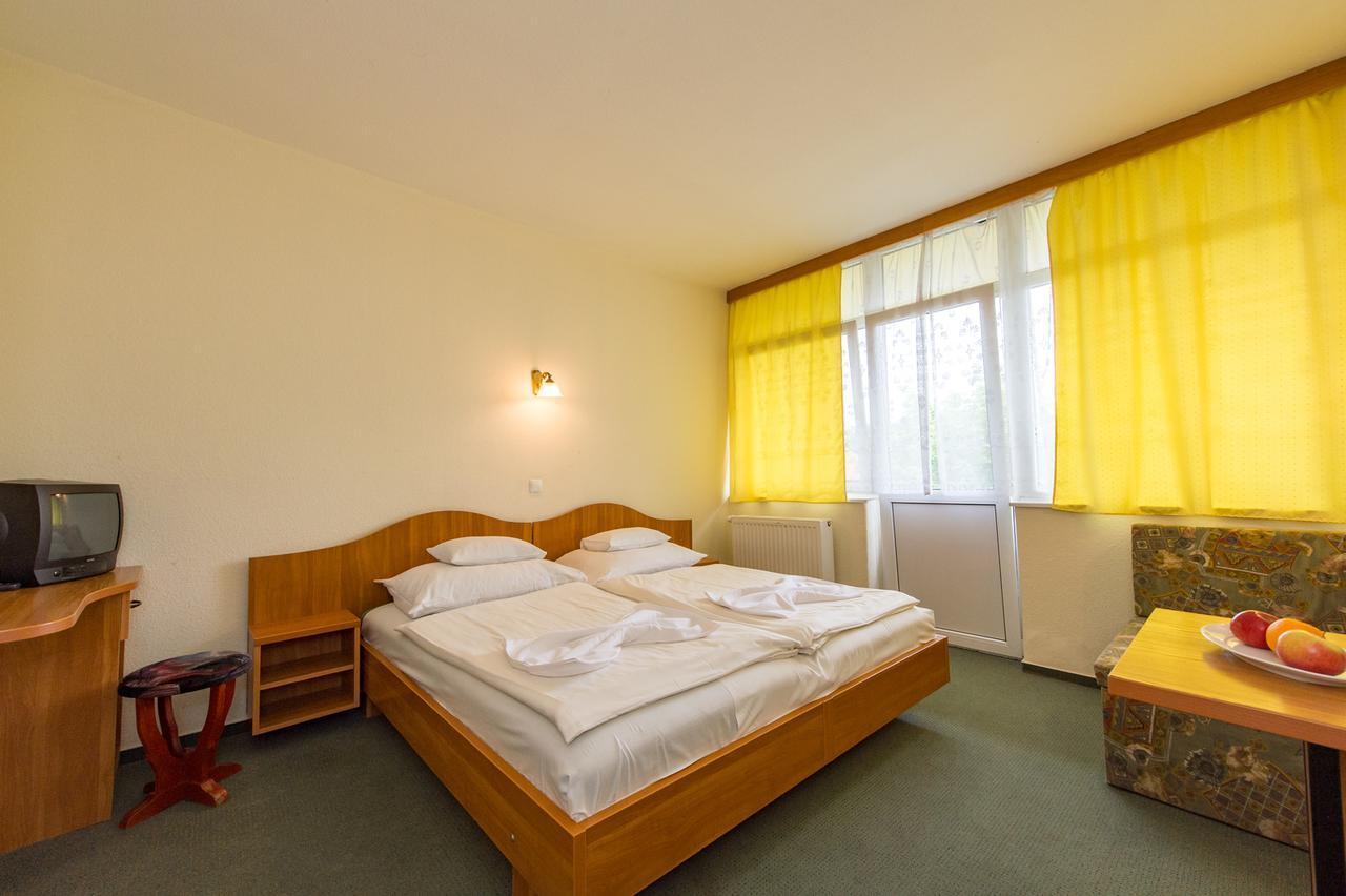 Hotel Nostra Шіофок Екстер'єр фото